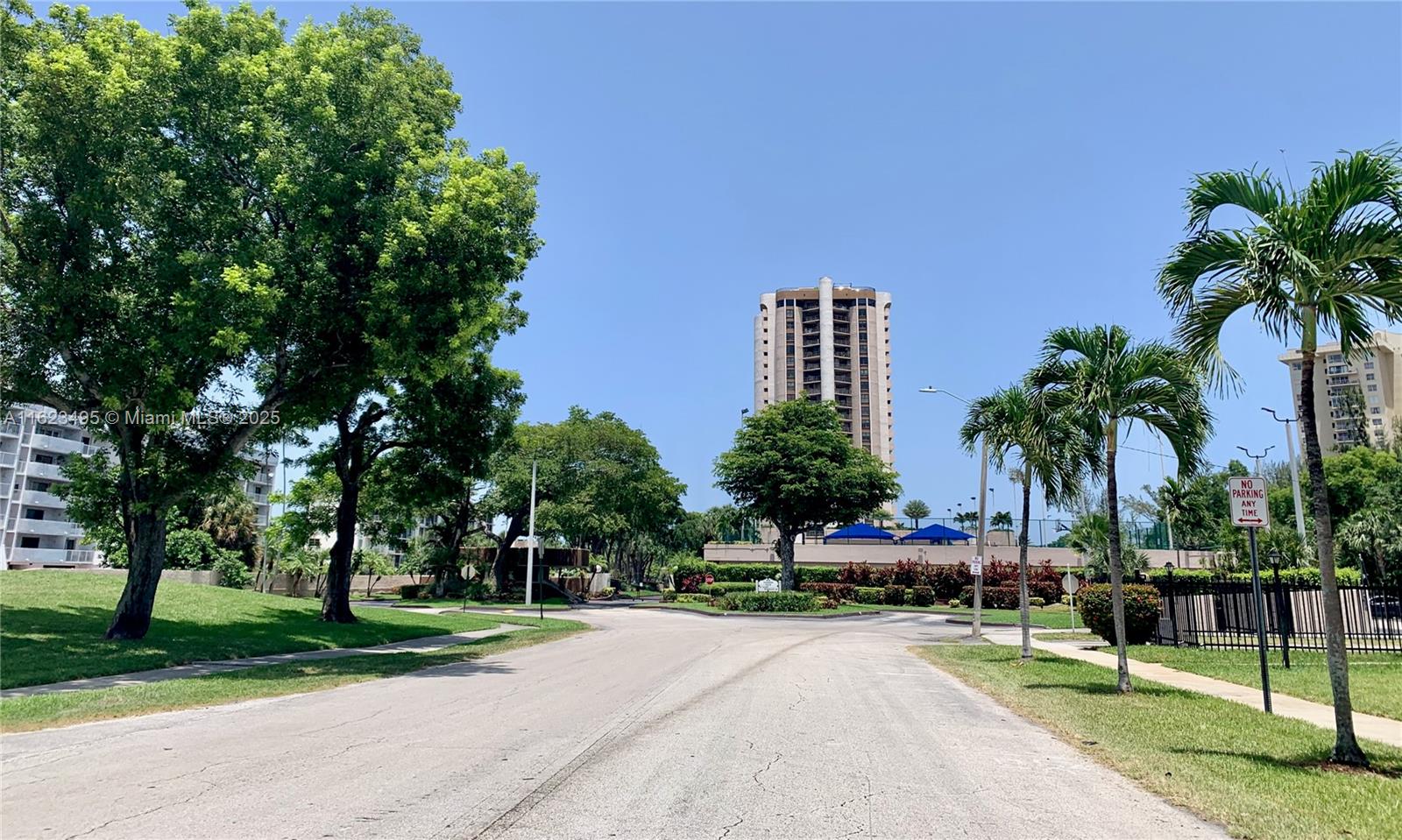 CRICKET CLUB CONDO - Residential