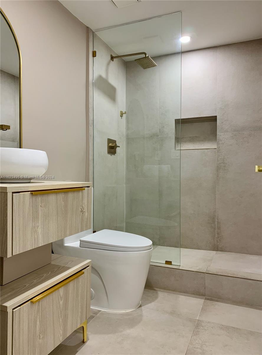 CRICKET CLUB CONDO - Residential