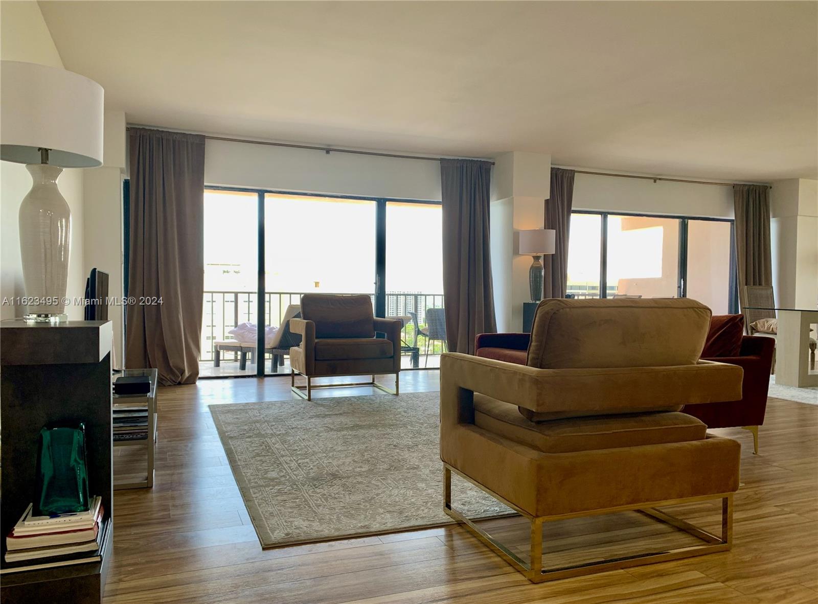 CRICKET CLUB CONDO - Residential