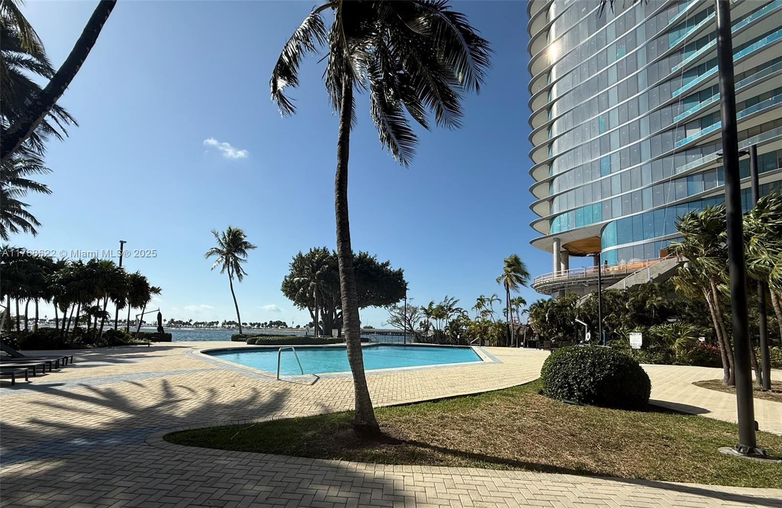 BRICKELL TOWNHOUSE CONDO - Residential