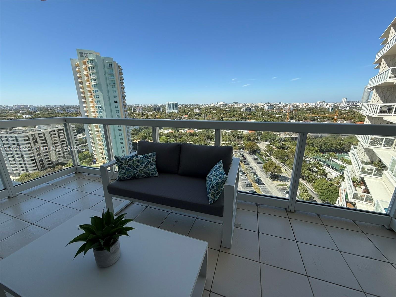 BRICKELL TOWNHOUSE CONDO - Residential