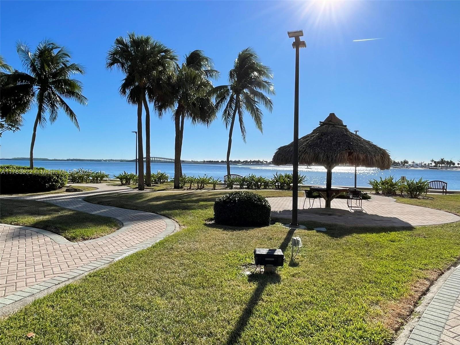 BRICKELL TOWNHOUSE CONDO - Residential