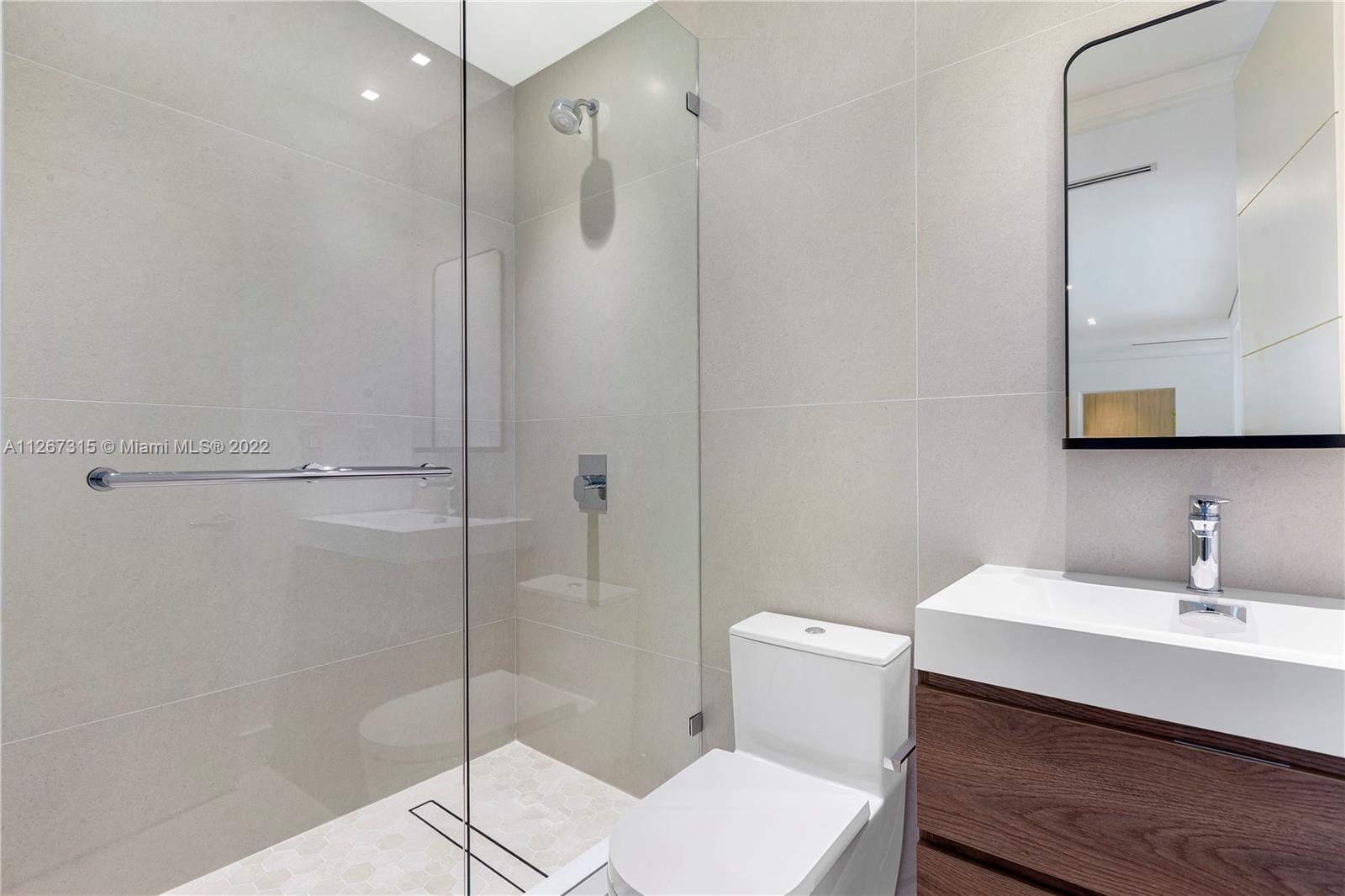 C GABLES RIVIERA SEC 12 - Residential