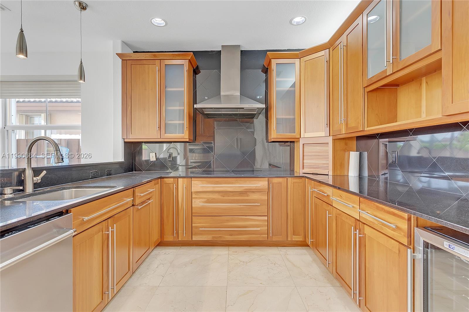 DORAL ISLES NORTH SEC ONE - Residential Lease