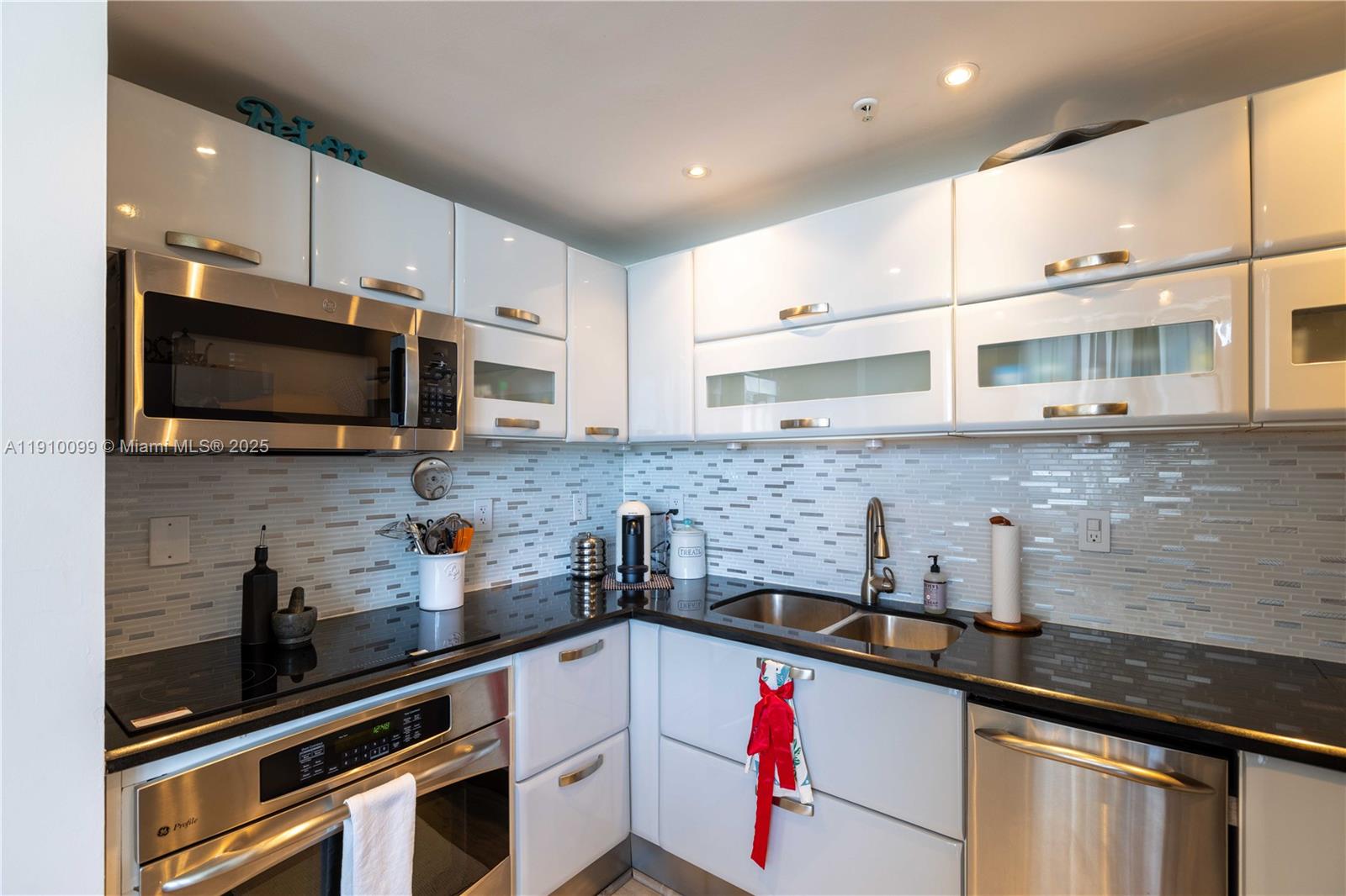 REGATTA AT INDIAN CREEK - Residential Lease