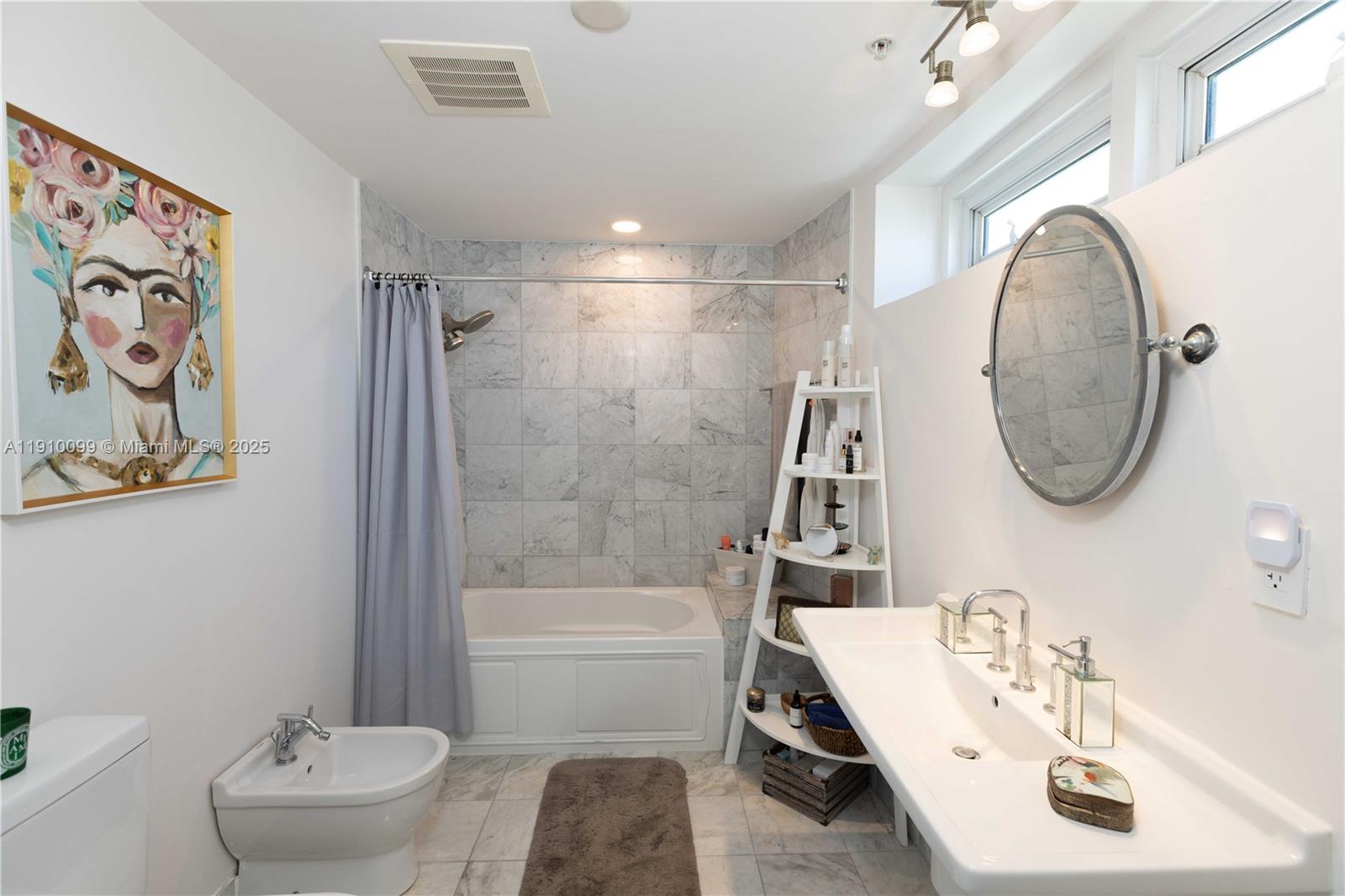 REGATTA AT INDIAN CREEK - Residential Lease