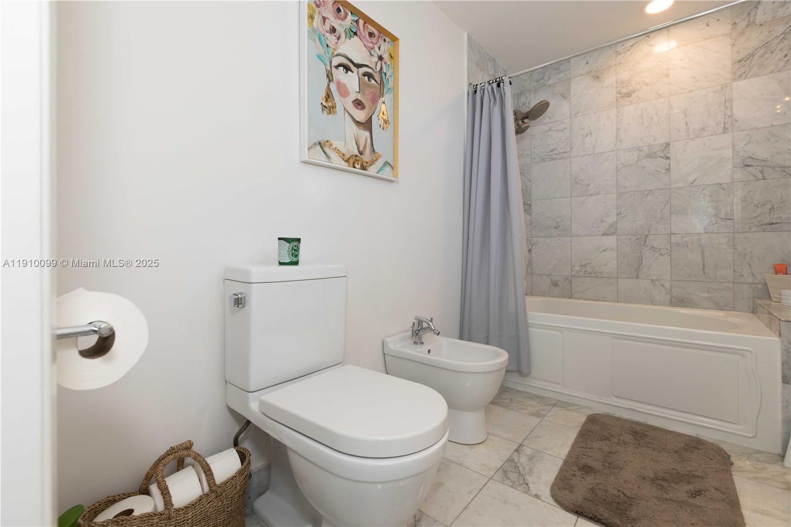 REGATTA AT INDIAN CREEK - Residential Lease