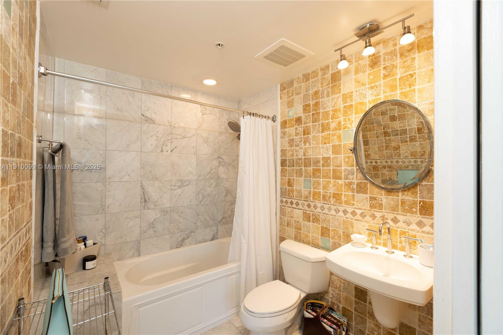 REGATTA AT INDIAN CREEK - Residential Lease