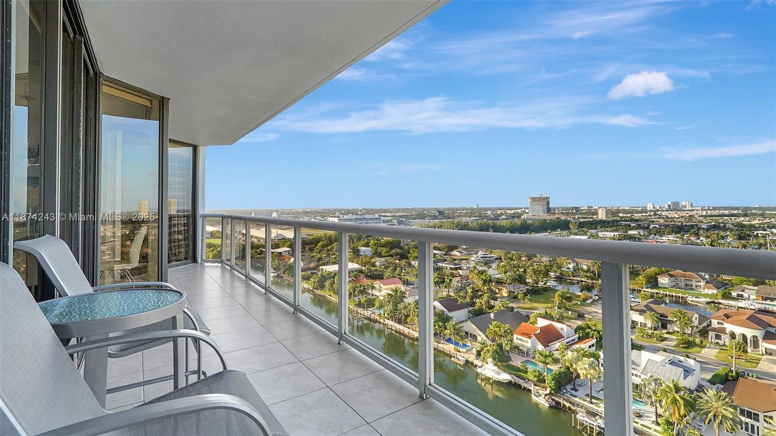 HARBOR TWS AT THE WATERWA - Residential