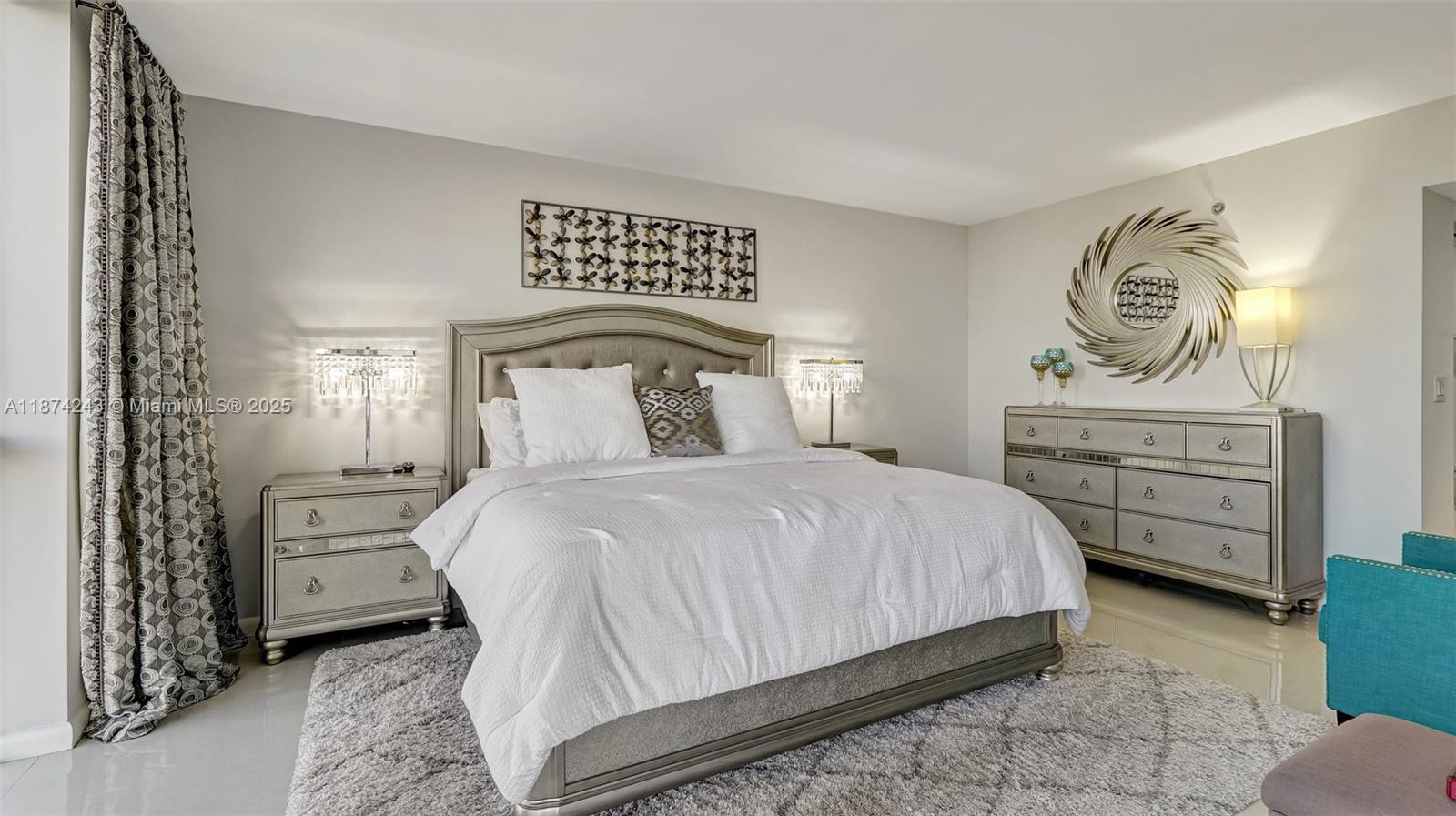 HARBOR TWS AT THE WATERWA - Residential