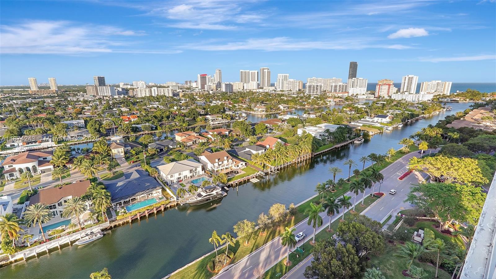 HARBOR TWS AT THE WATERWA - Residential