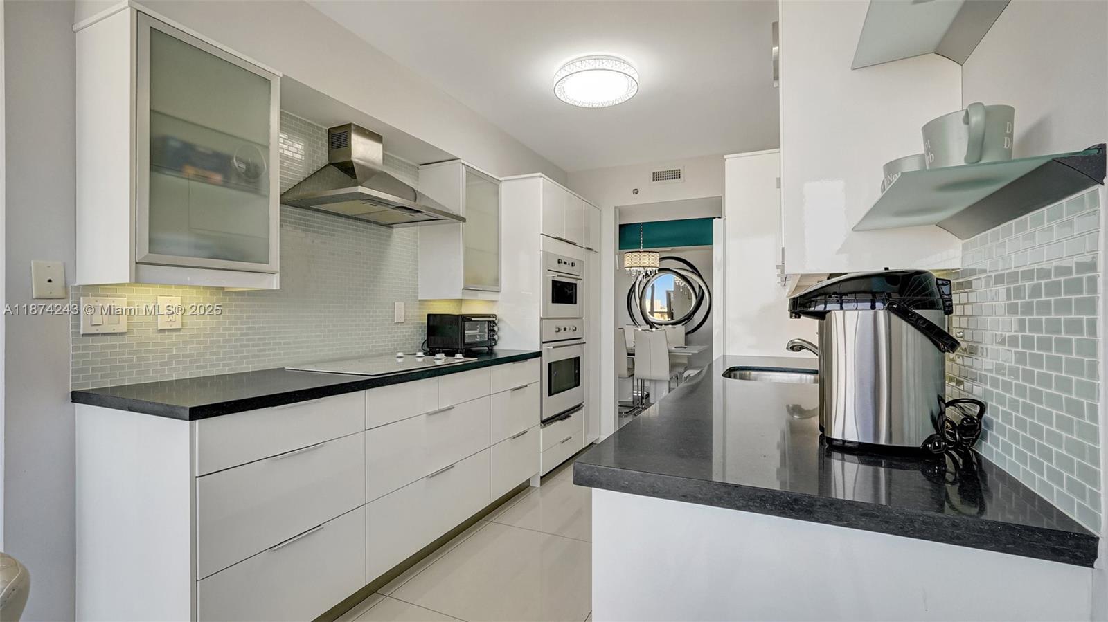 HARBOR TWS AT THE WATERWA - Residential