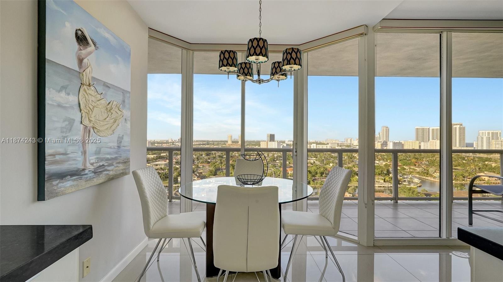 HARBOR TWS AT THE WATERWA - Residential