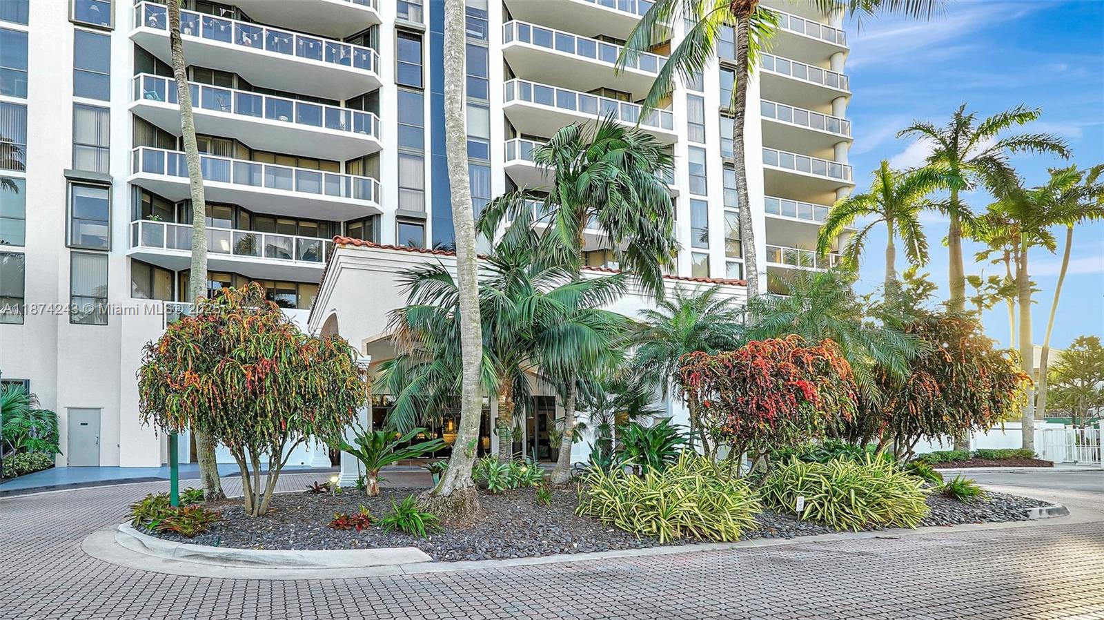 THE ONE YOU HAVE BEEN WAITING FOR BEAUTIFUL NORTH VIEW INTERCOASTAL, OCEAN, CITY THE UNIT IS TOTALLY RENOVATED KITCHEN, BATHROOMS ,FLOORS BUILT-INS. NEWLY DECORATED FURNITURE INCLUDED. GREAT BUILDING WITH BEAUTIFUL AMENITIES.
NO SATURDAY SHOWINGS