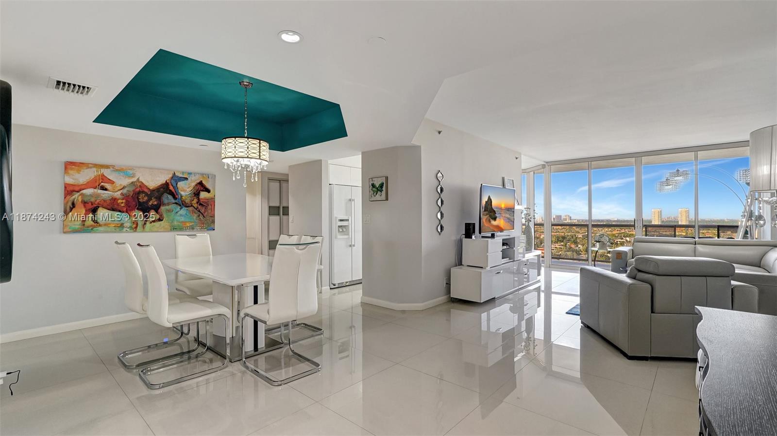 HARBOR TWS AT THE WATERWA - Residential