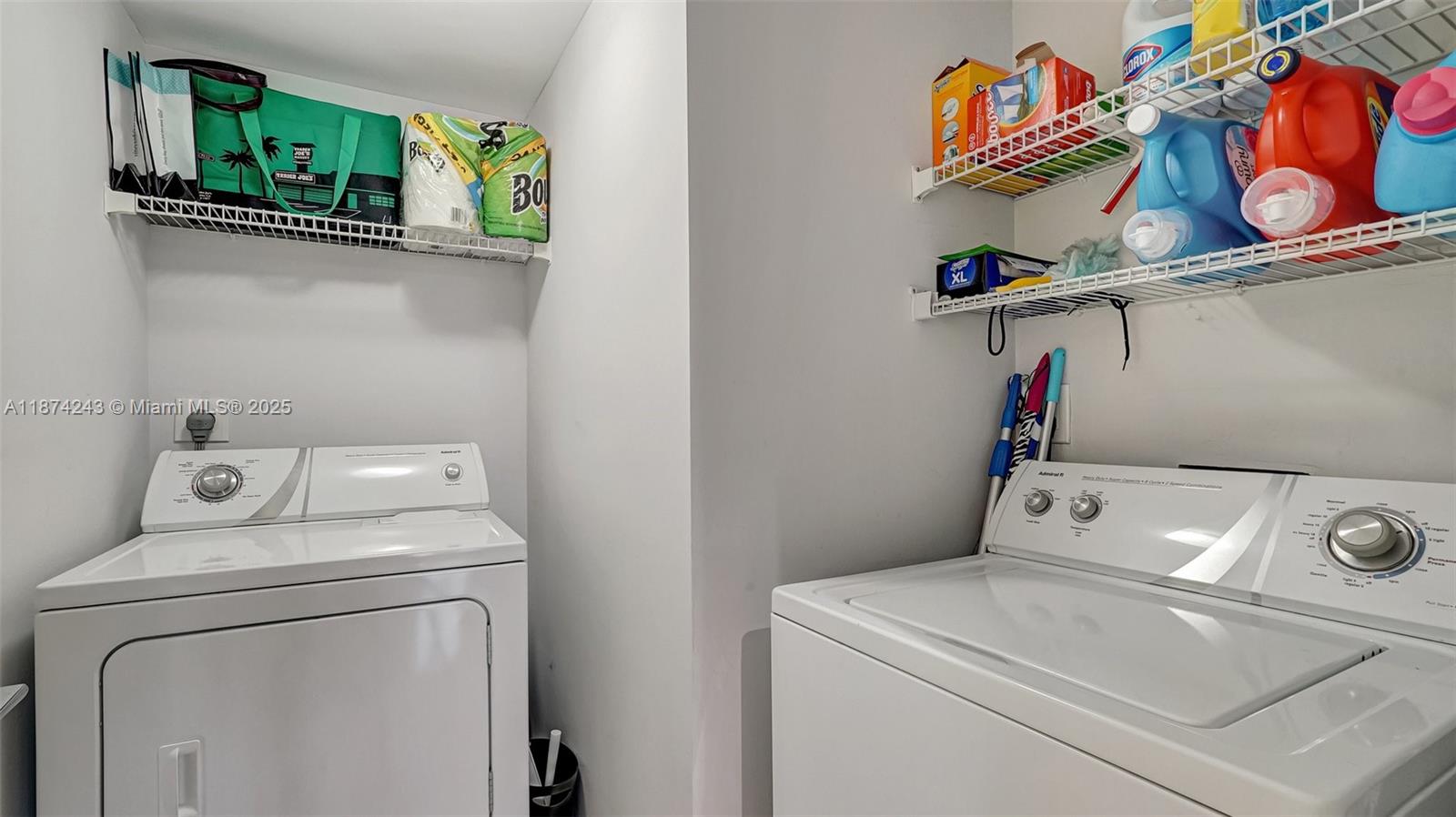 HARBOR TWS AT THE WATERWA - Residential