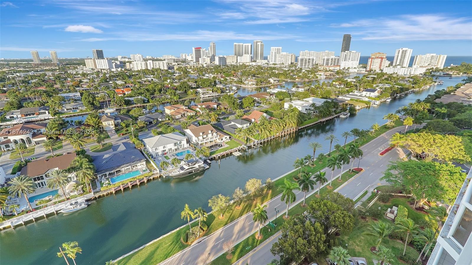 HARBOR TWS AT THE WATERWA - Residential