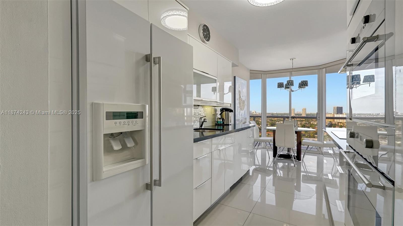 HARBOR TWS AT THE WATERWA - Residential