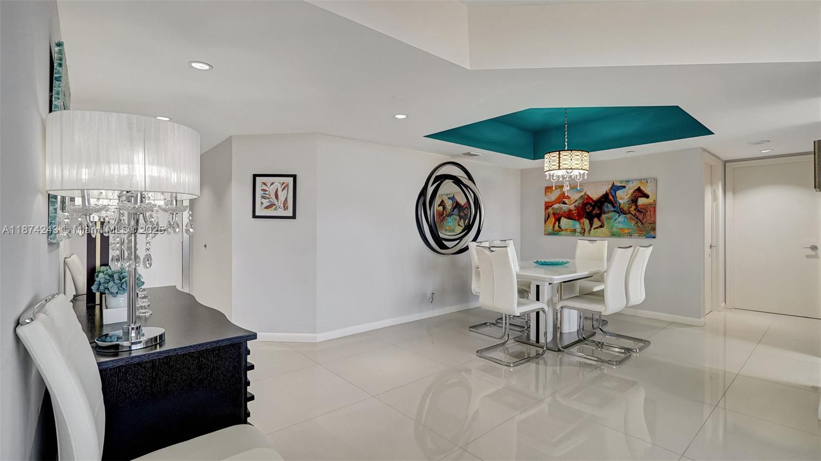 HARBOR TWS AT THE WATERWA - Residential