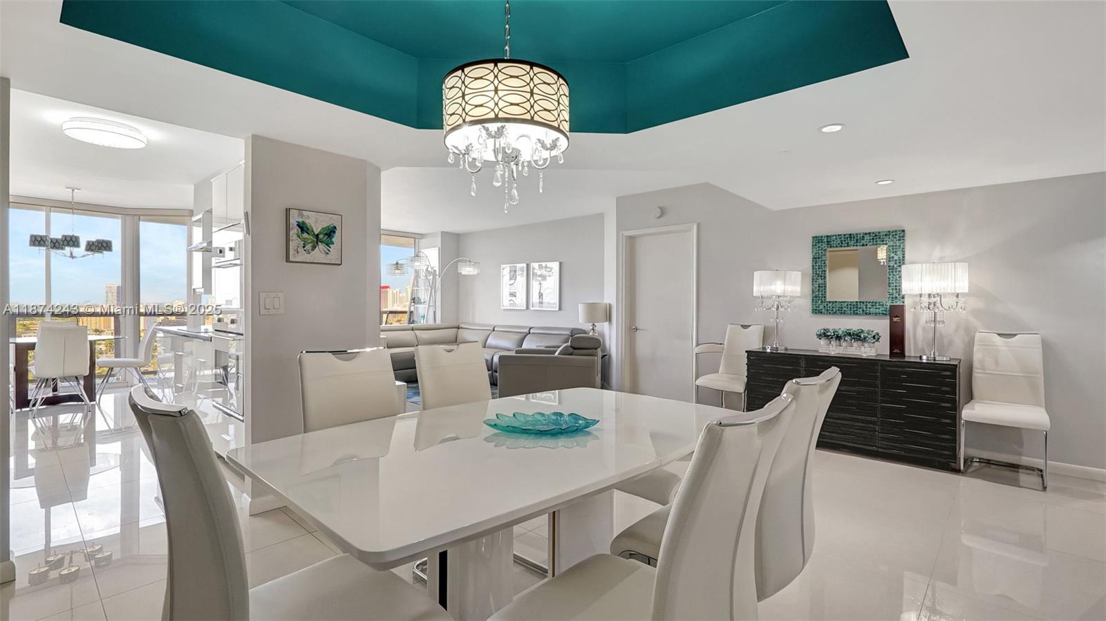 HARBOR TWS AT THE WATERWA - Residential