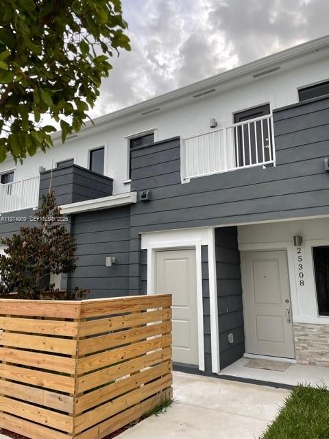 SOUTH KENDALL TOWNHOMES - Residential Lease