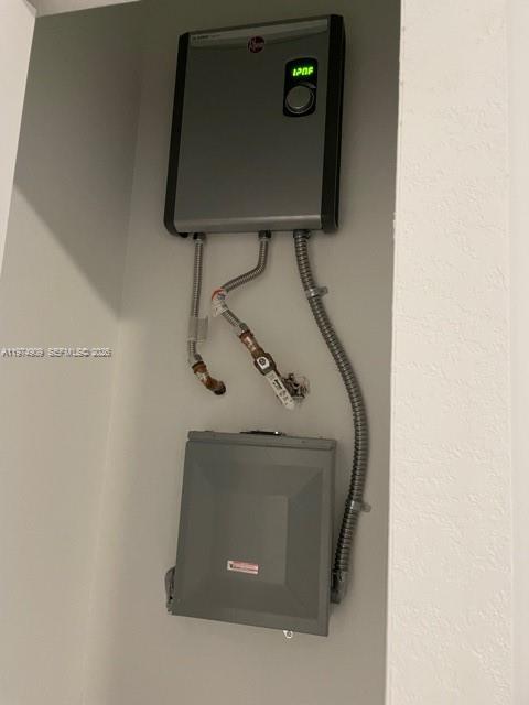 SOUTH KENDALL TOWNHOMES - Residential Lease