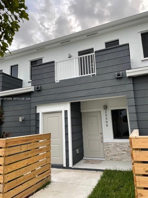 SOUTH KENDALL TOWNHOMES - Residential Lease