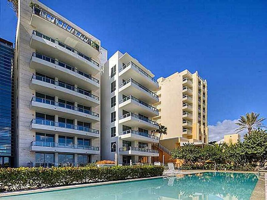 SOUTH OF 5TH ST LOFT WITH PRIVATE ROOFTOP POOL & DECK!