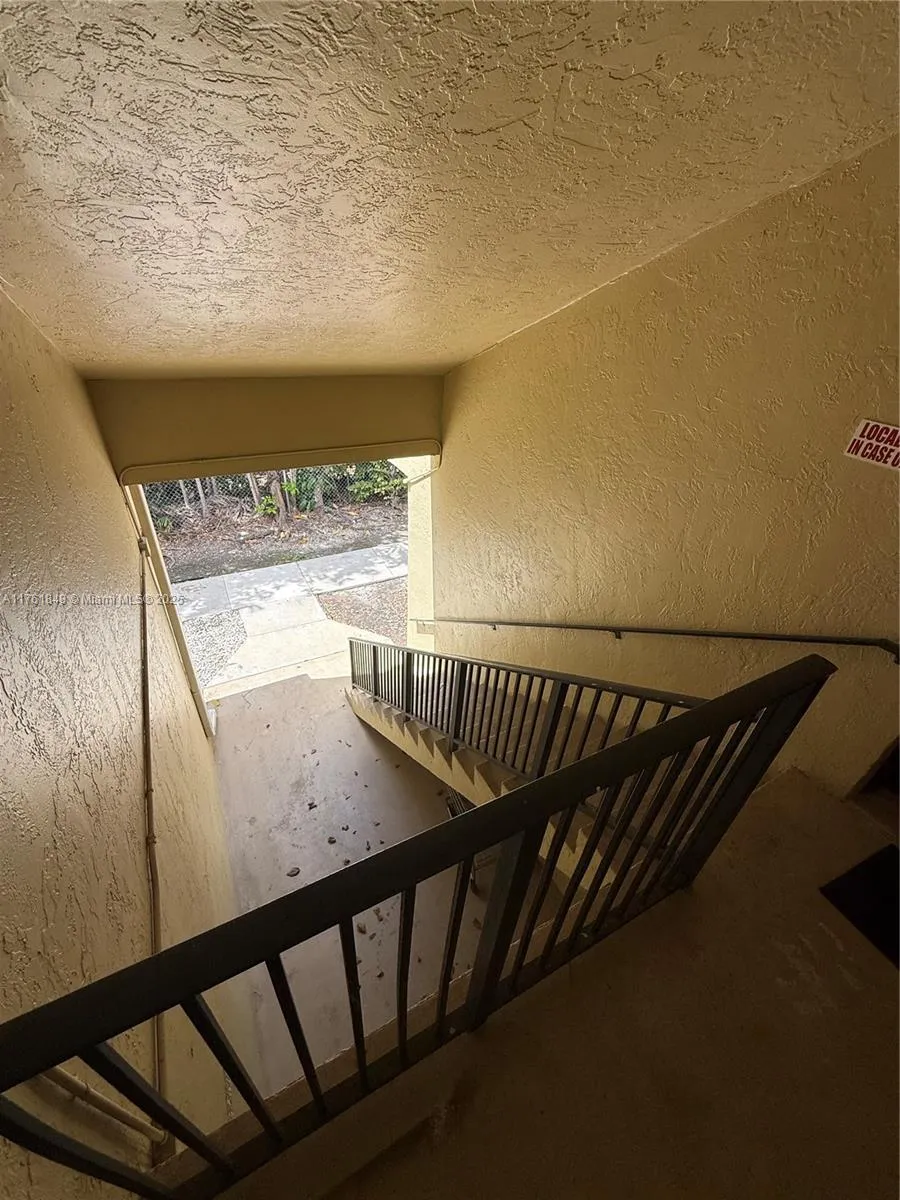 Hialeah, Florida 33015, United States, 1 Bedroom Bedrooms, ,1 BathroomBathrooms,Residential,Active,87254