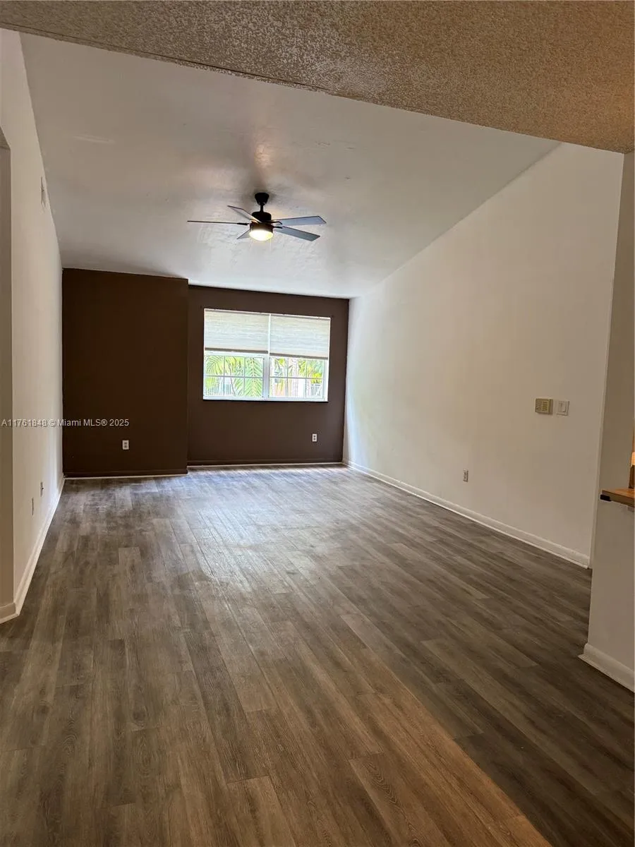 Hialeah, Florida 33015, United States, 1 Bedroom Bedrooms, ,1 BathroomBathrooms,Residential,Active,87254