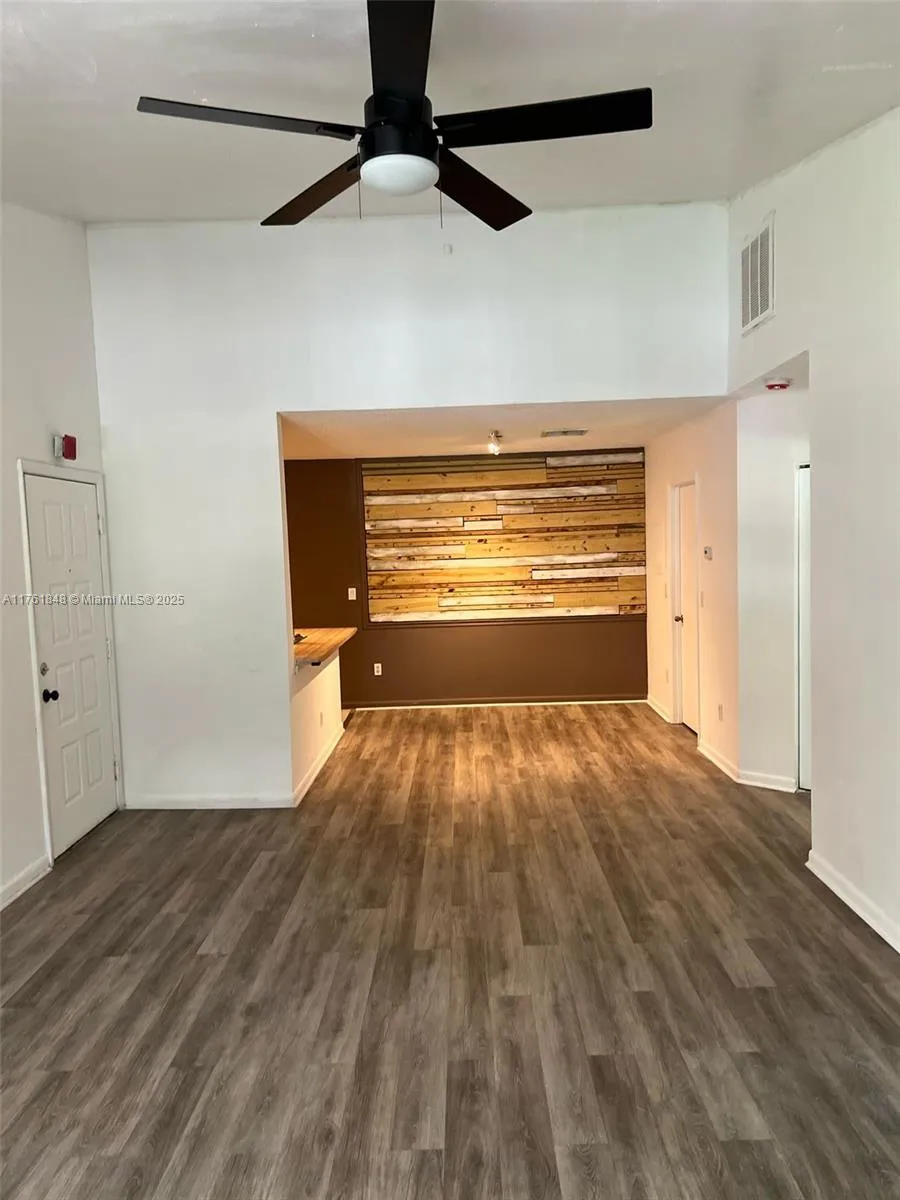 Hialeah, Florida 33015, United States, 1 Bedroom Bedrooms, ,1 BathroomBathrooms,Residential,Active,87254