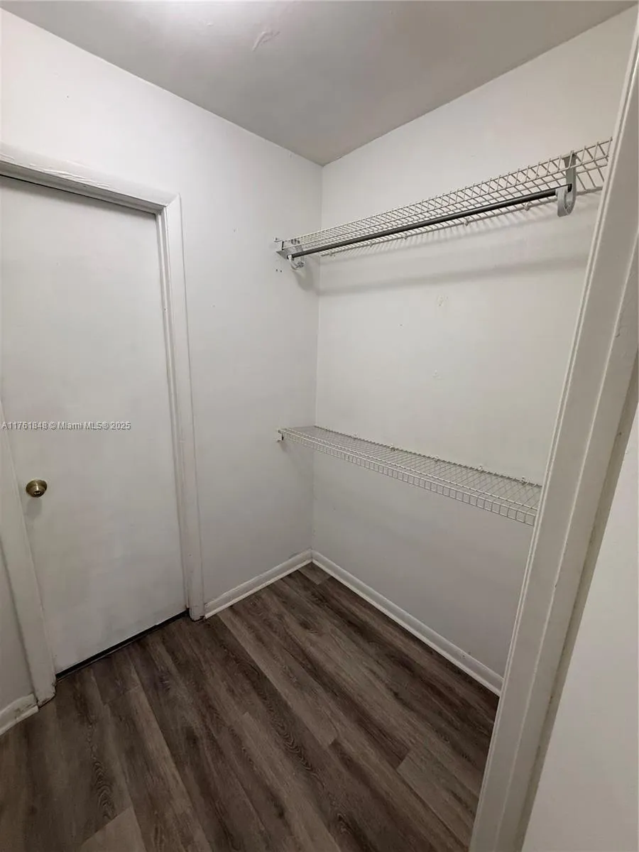 Hialeah, Florida 33015, United States, 1 Bedroom Bedrooms, ,1 BathroomBathrooms,Residential,Active,87254