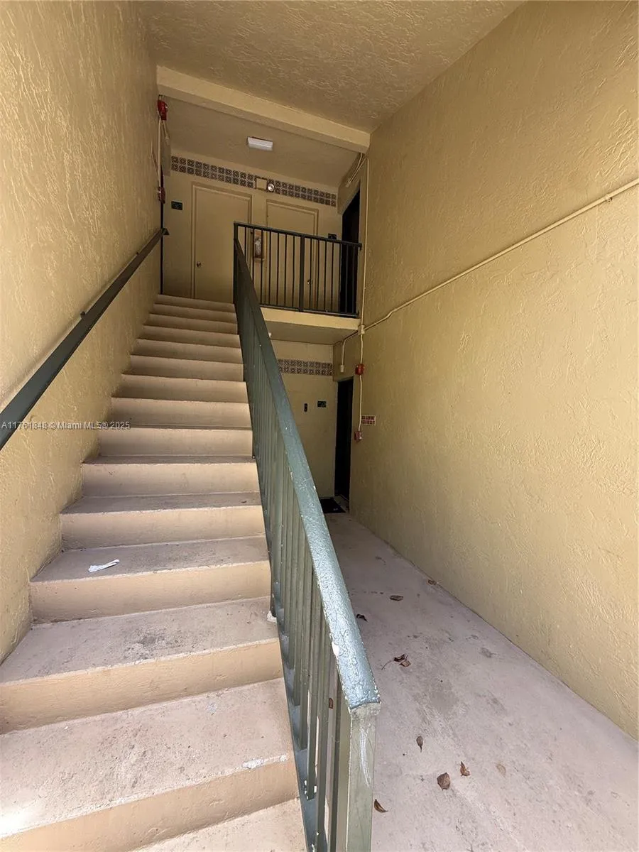 Hialeah, Florida 33015, United States, 1 Bedroom Bedrooms, ,1 BathroomBathrooms,Residential,Active,87254