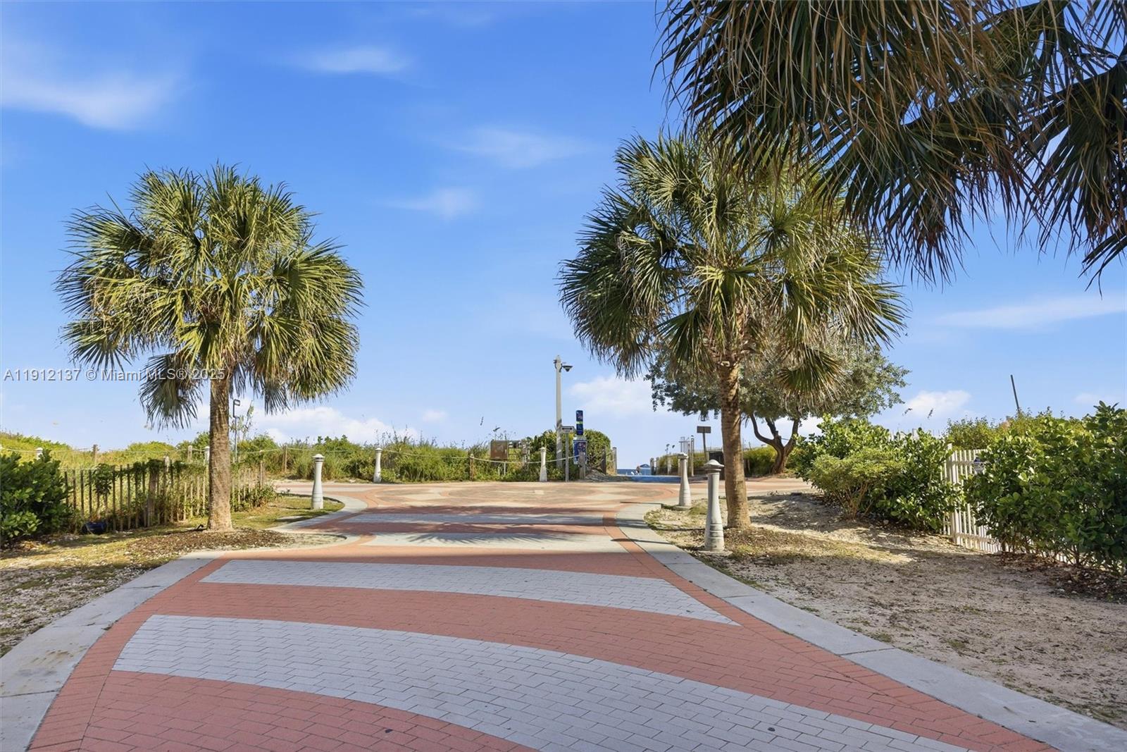 THE PRESIDENTIAL CONDO - Residential Lease