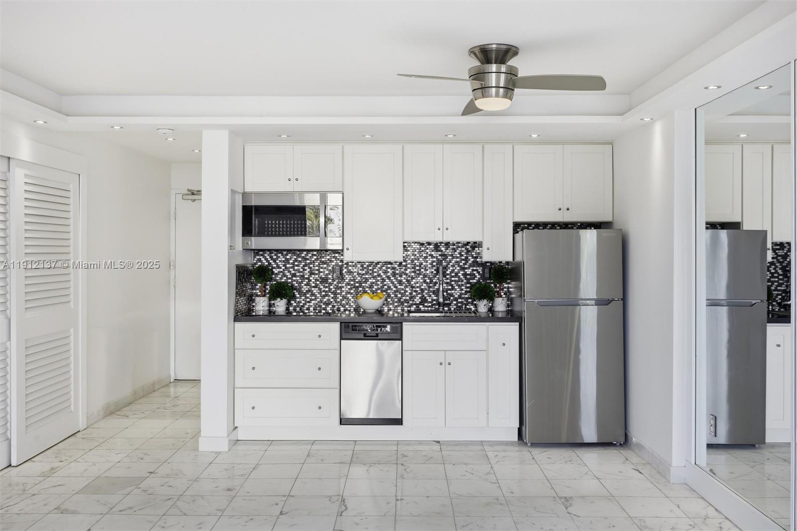 THE PRESIDENTIAL CONDO - Residential Lease