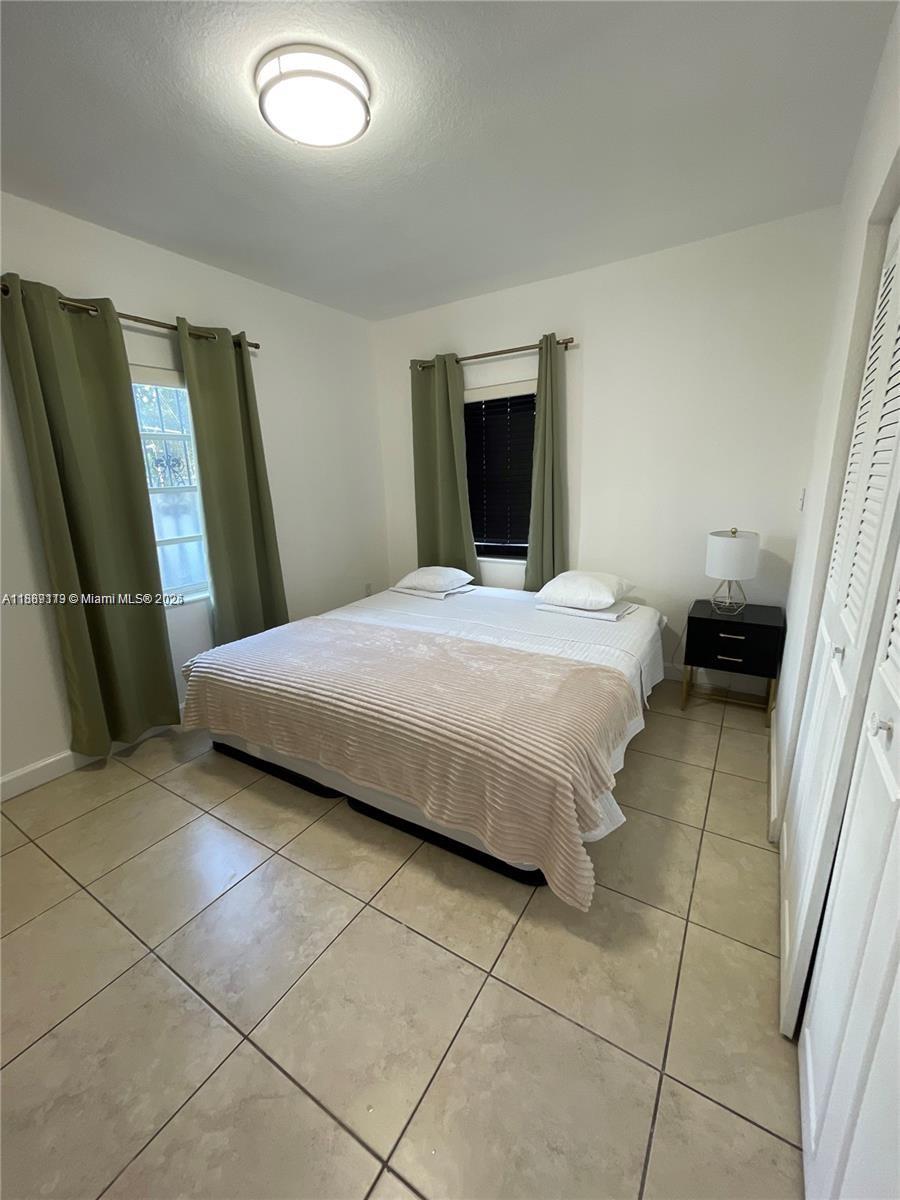 8 NW 33rd Ave