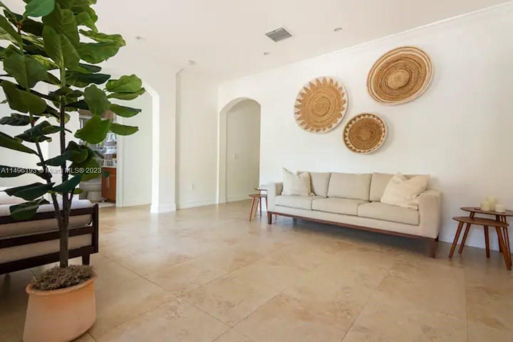 RIEUMONT ESTATES - Residential Lease