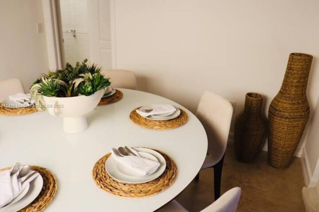 RIEUMONT ESTATES - Residential Lease