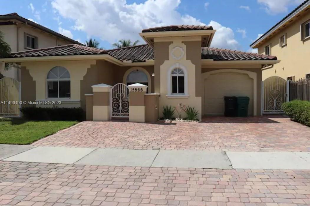 RIEUMONT ESTATES - Residential Lease