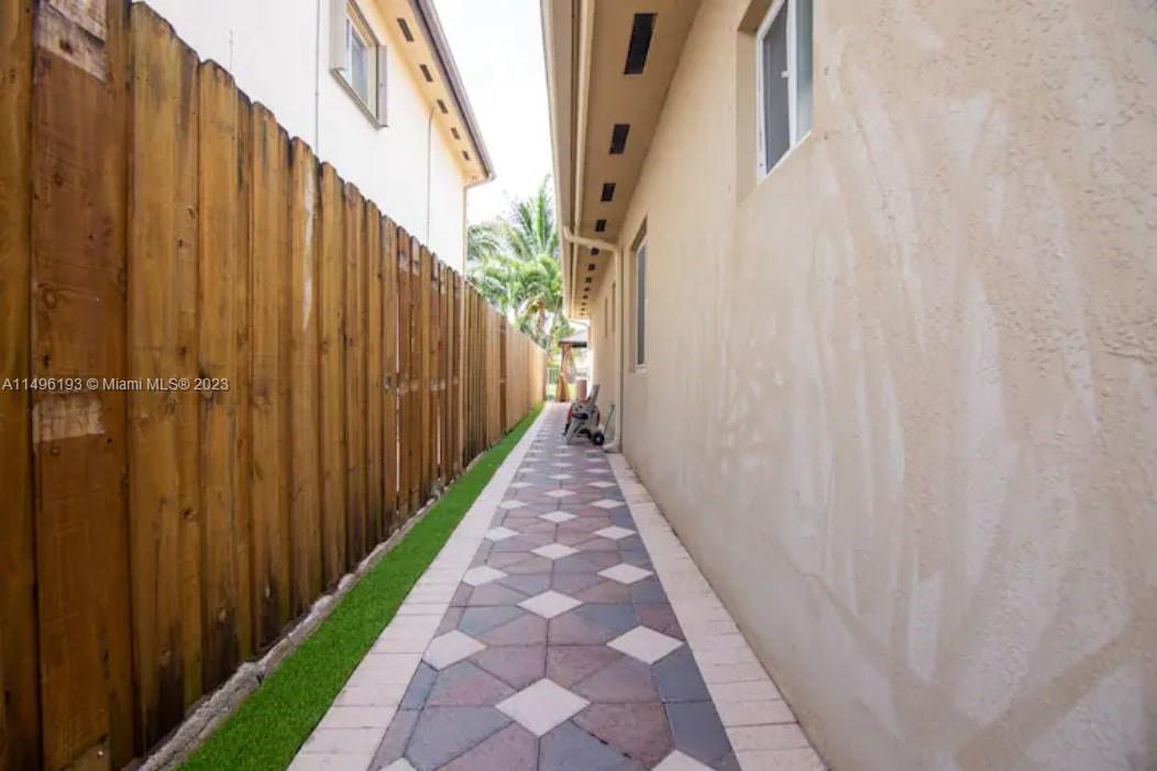 RIEUMONT ESTATES - Residential Lease