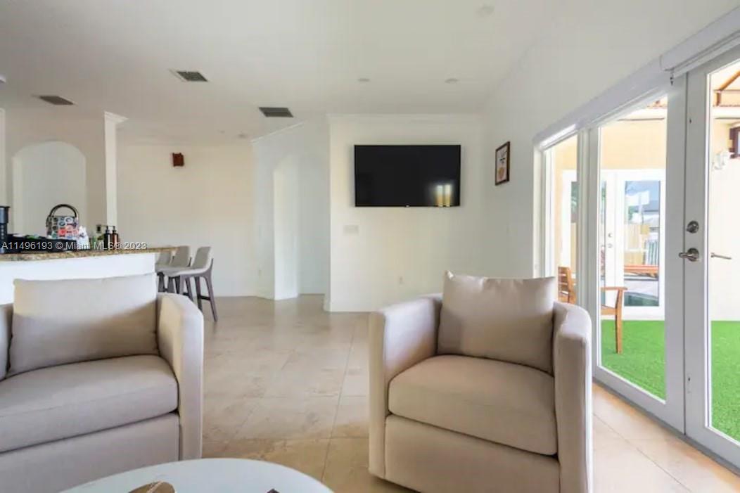RIEUMONT ESTATES - Residential Lease