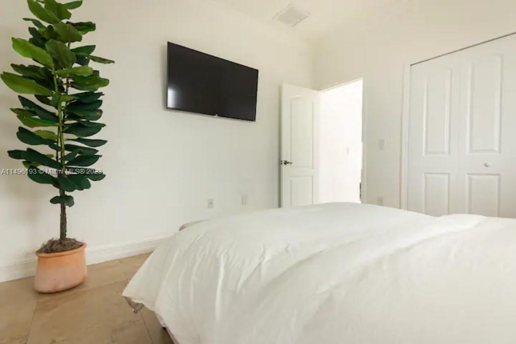 RIEUMONT ESTATES - Residential Lease