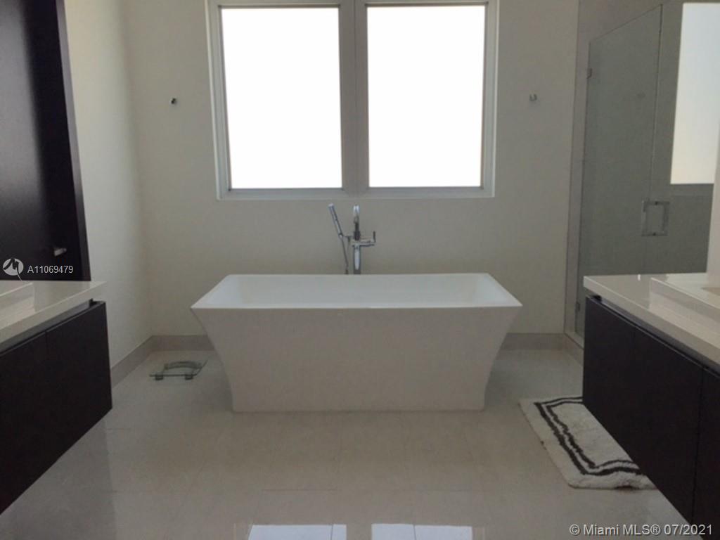 Oasis Park Square/Doral - Residential