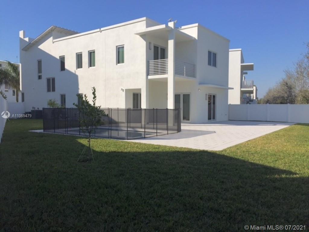 Oasis Park Square/Doral - Residential