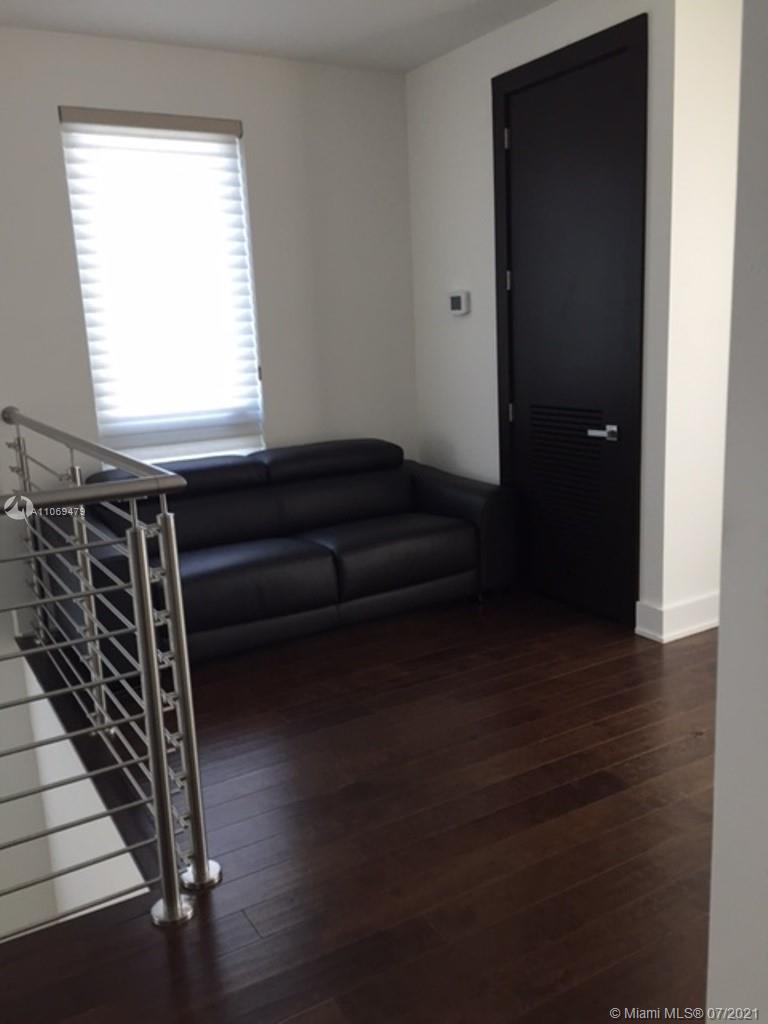 Oasis Park Square/Doral - Residential