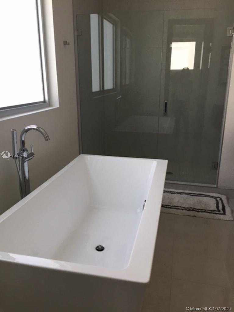 Oasis Park Square/Doral - Residential