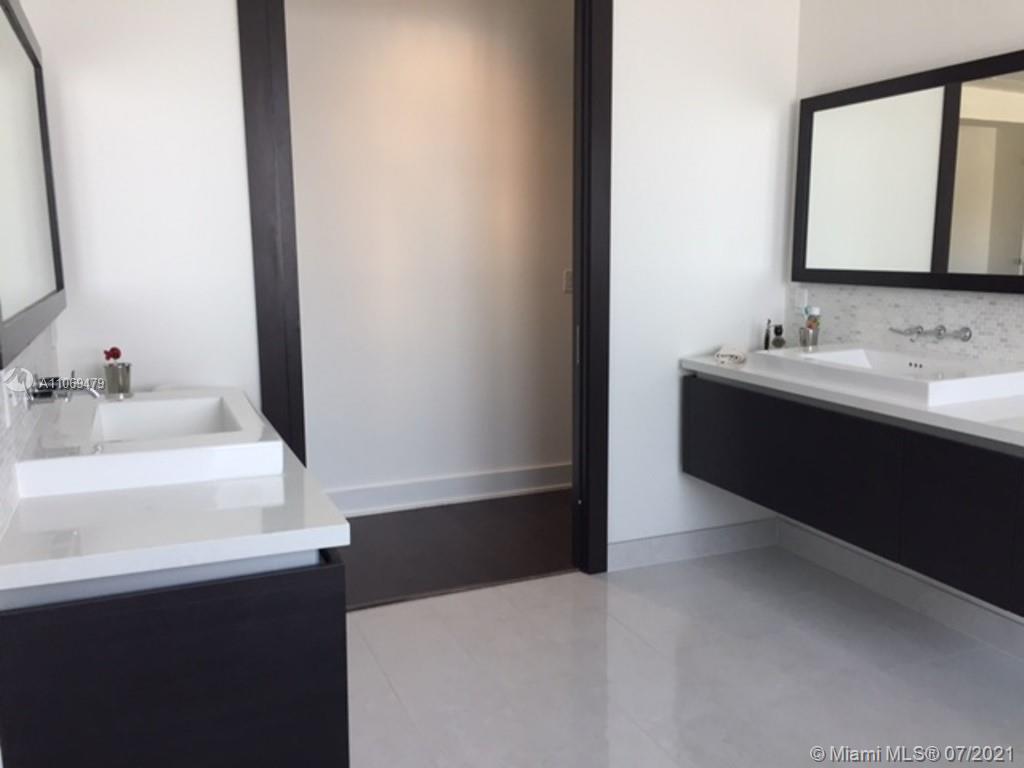 Oasis Park Square/Doral - Residential
