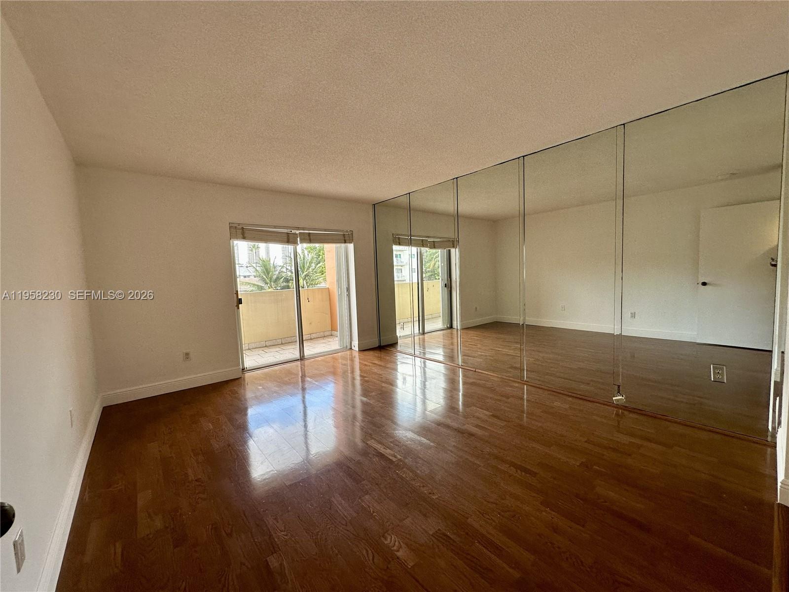 LA CANADIENNE CONDO - Residential