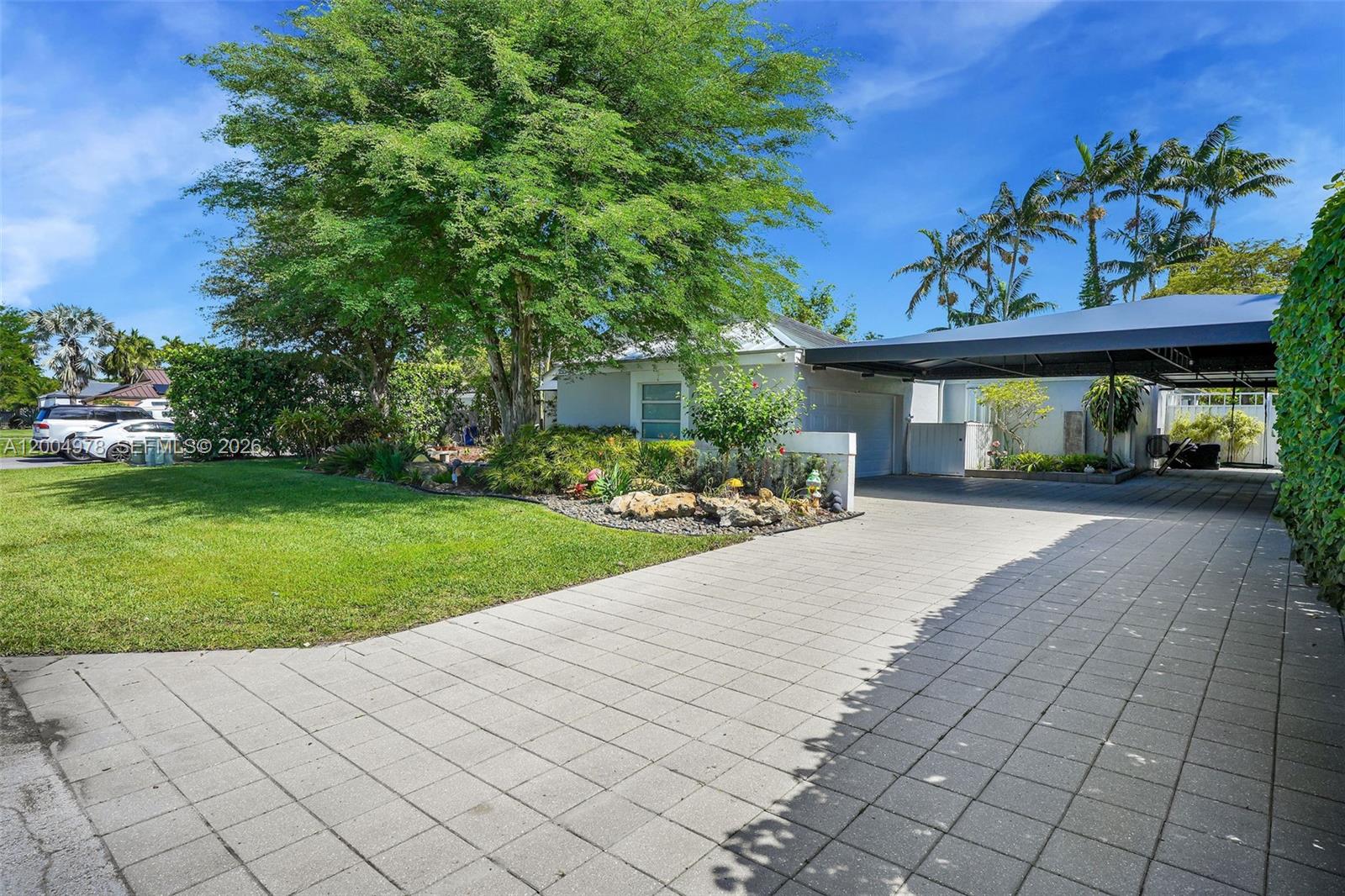 WEITZER SHAUNA MEADOWS SE - Residential