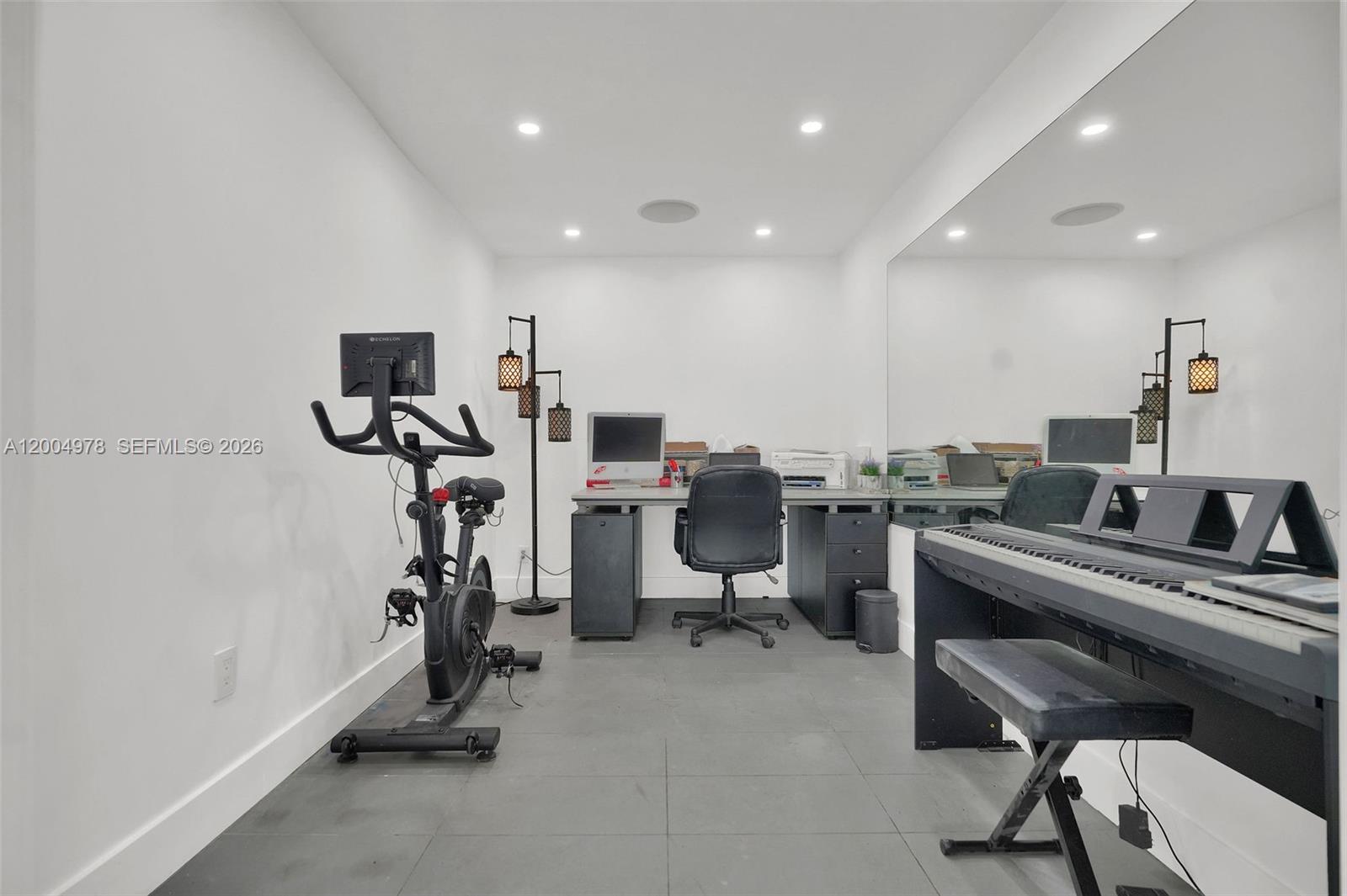 WEITZER SHAUNA MEADOWS SE - Residential